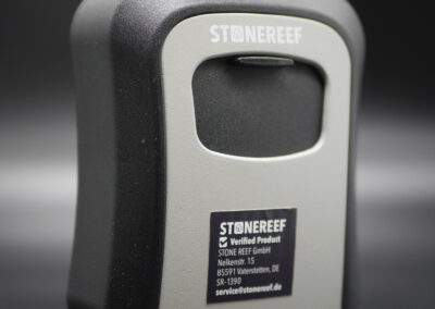 Der Stonereef Schlüsseltresor in der Frontalansicht