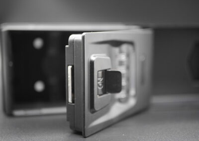 LYCXAMES Schlüsseltresor Hebel zum Oeffnen der Klappe 1